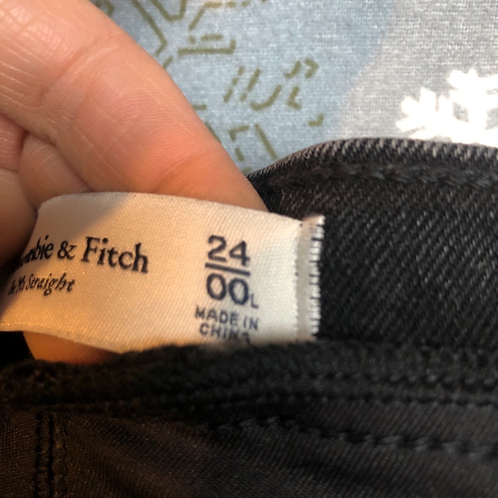Abercrombie & Fitch maternity jeans | 24 - Picture 3 of 7